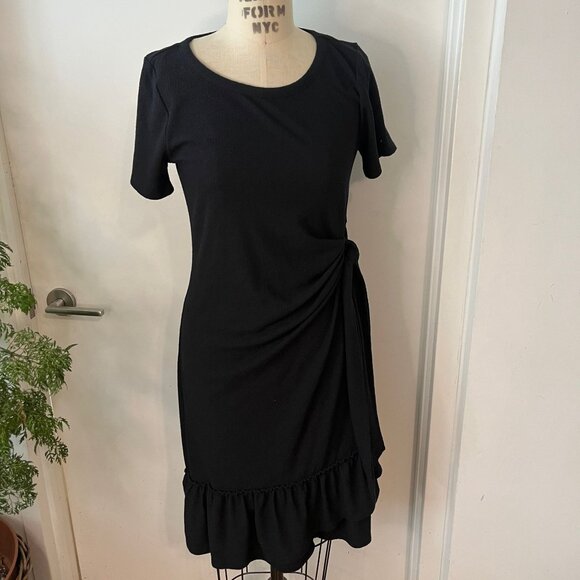 A PEA IN THE POD Black Side Tie Ruffle Hem Maternity Minidress Size Medium - Picture 1 of 6